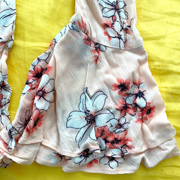 Forever 21 deep V floral jumpsuit - Picture 2 of 4